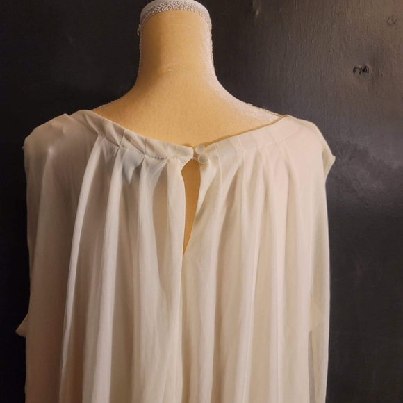 Cream and gold dress ♡ - Picture 6 of 12